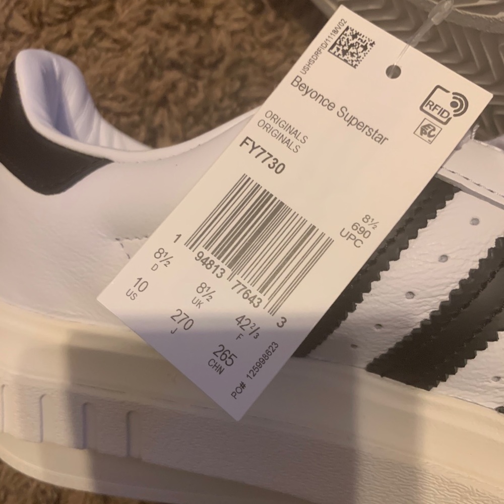 Brand NEW Adidas x Ivy Park Beyoncé Superstars - Picture 5 of 9